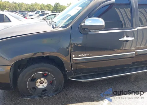 2008 GMC Yukon Denali z USA, uszkodzony, nr VIN 1GKFK63838J152342